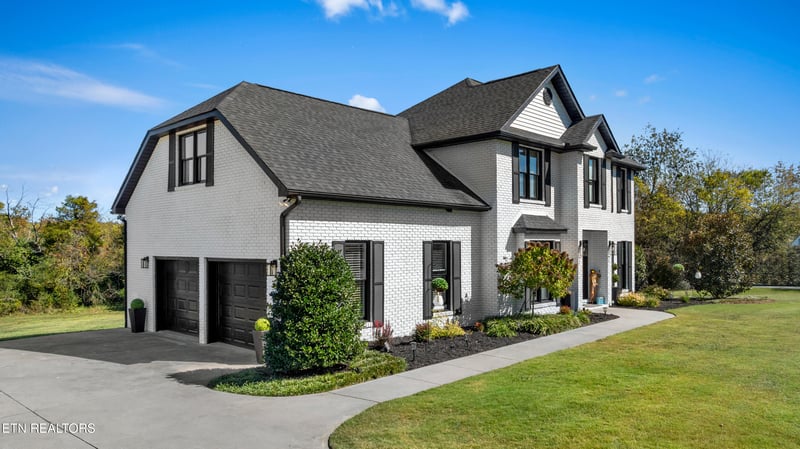 3216 Bentwood Dr, Kodak, TN 37764