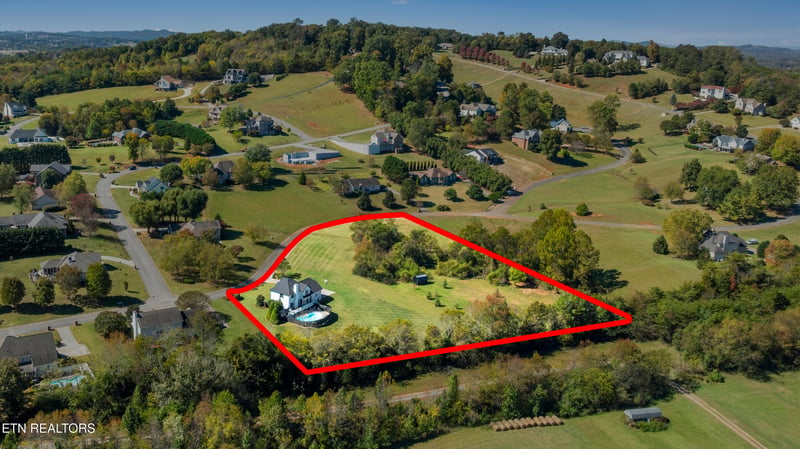 3216 Bentwood Dr, Kodak, TN 37764