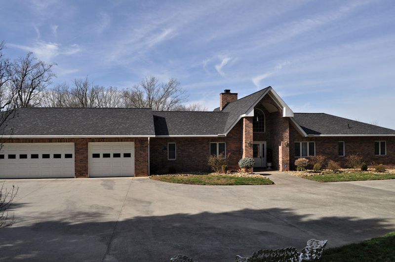 3216 Topside Dr, Kodak, TN 37764