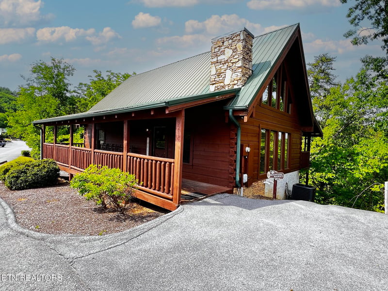 3216 White Falcon Way #19, Pigeon Forge, TN 37863