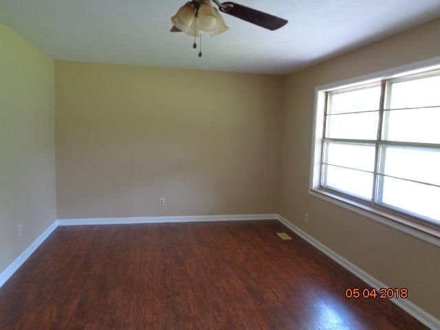 3217 Meadowview Dr, Kingston, TN 37763