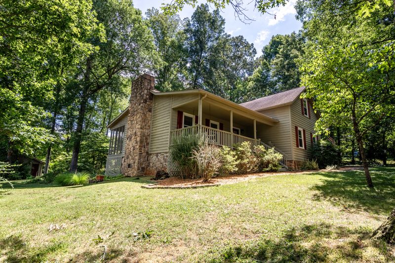 3218 Rocky Waters Dr, Alcoa, TN 37701