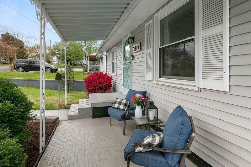 3219 Barton St, Knoxville, TN 37917