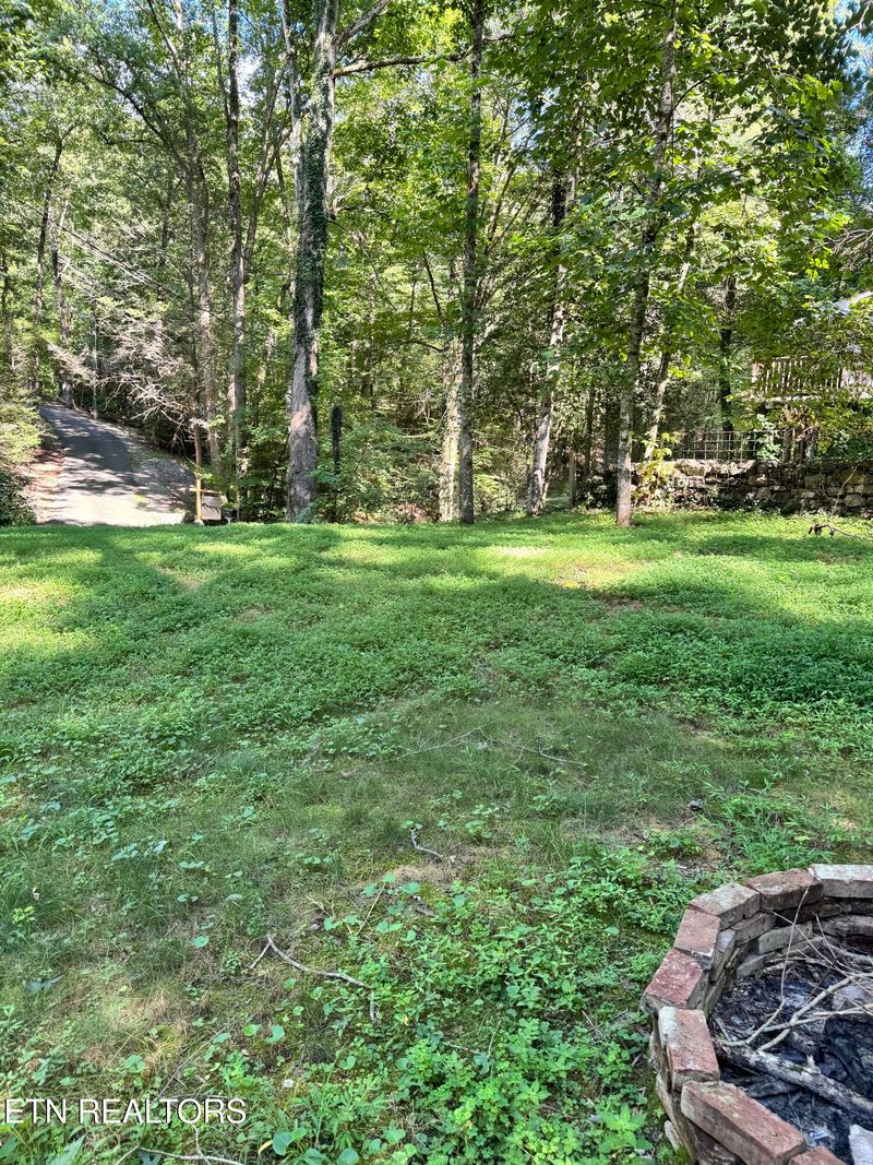 3219 Holly Ln, Sevierville, TN 37862