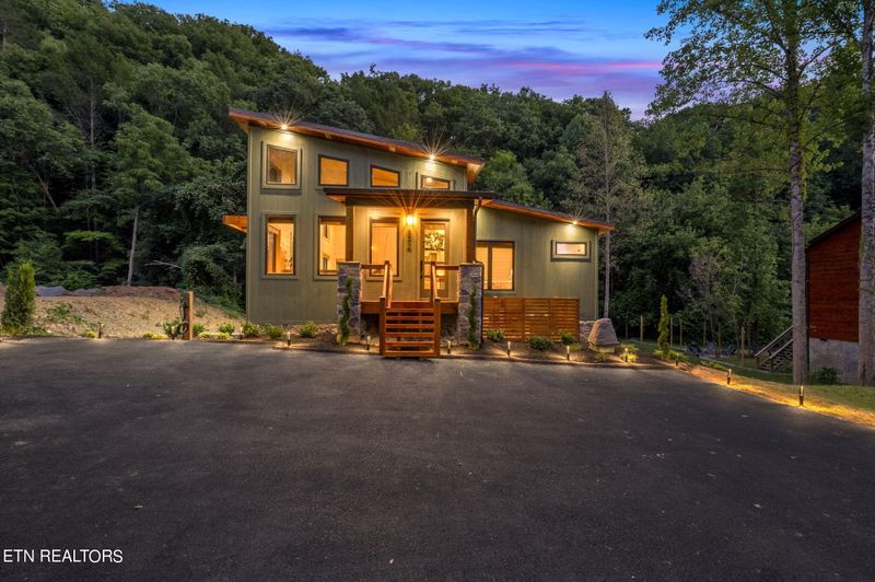3219 Old Mountain Rd, Sevierville, TN 37876