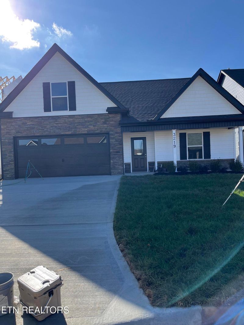 3219 Truitt Path Ln, Knoxville, TN 37931