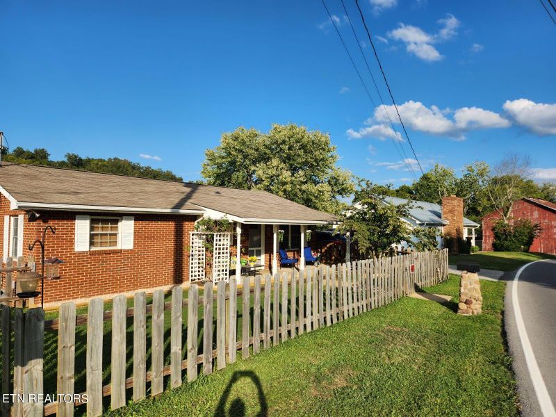 322 Apple Valley Rd, Sevierville, TN 37862