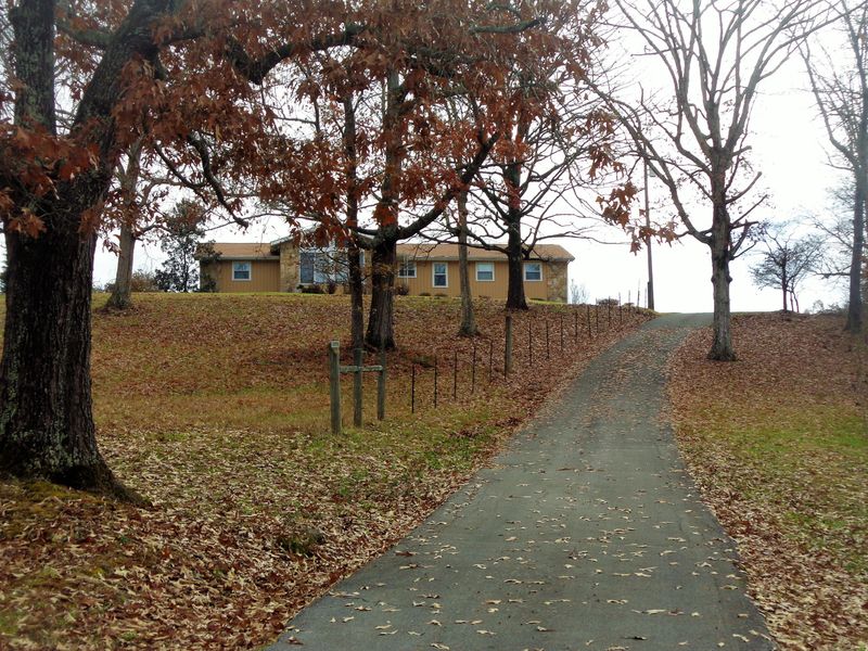 322 Chilhowee View Rd, Maryville, TN 37803