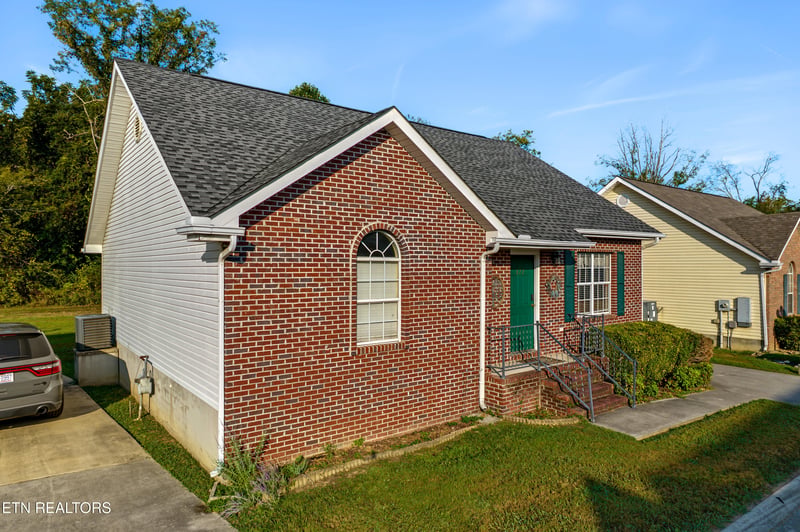 322 Creekwalk Blvd, Pigeon Forge, TN 37863