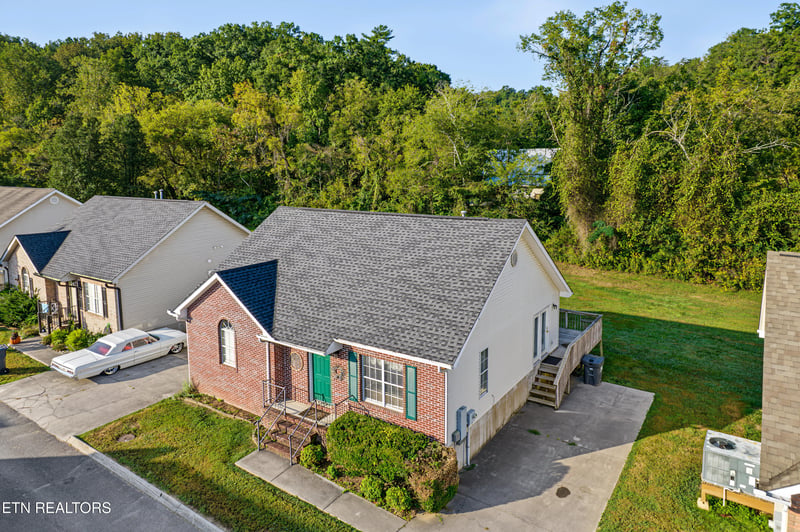 322 Creekwalk Blvd, Pigeon Forge, TN 37863