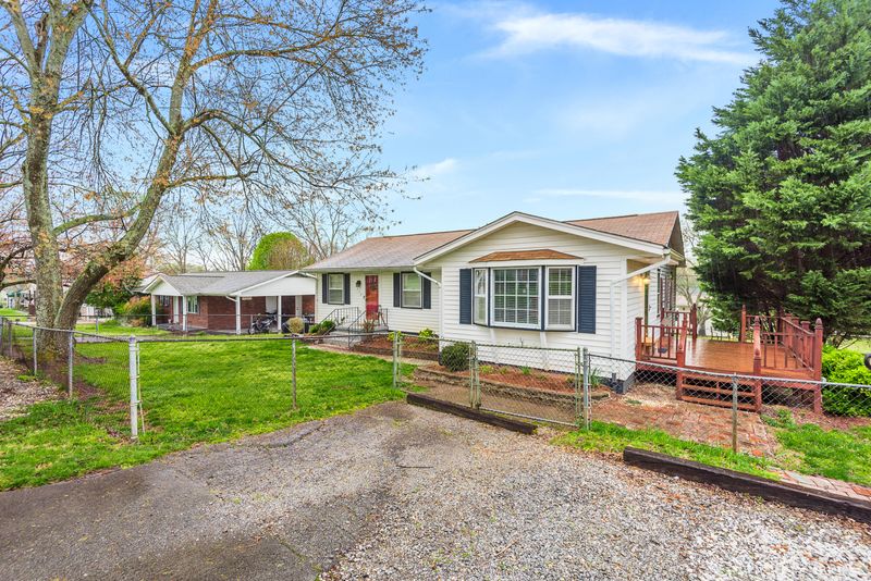 322 Defoe Cir, Maryville, TN 37804