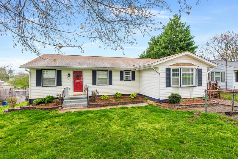 322 Defoe Cir, Maryville, TN 37804