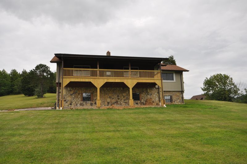 322 Meadow Creek Dr, Seymour, TN 37865