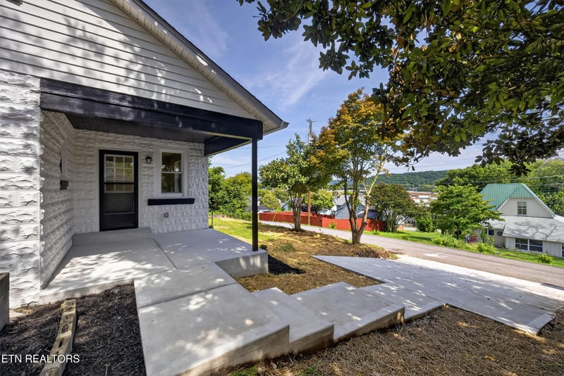322 Oak St, Clinton, TN 37716