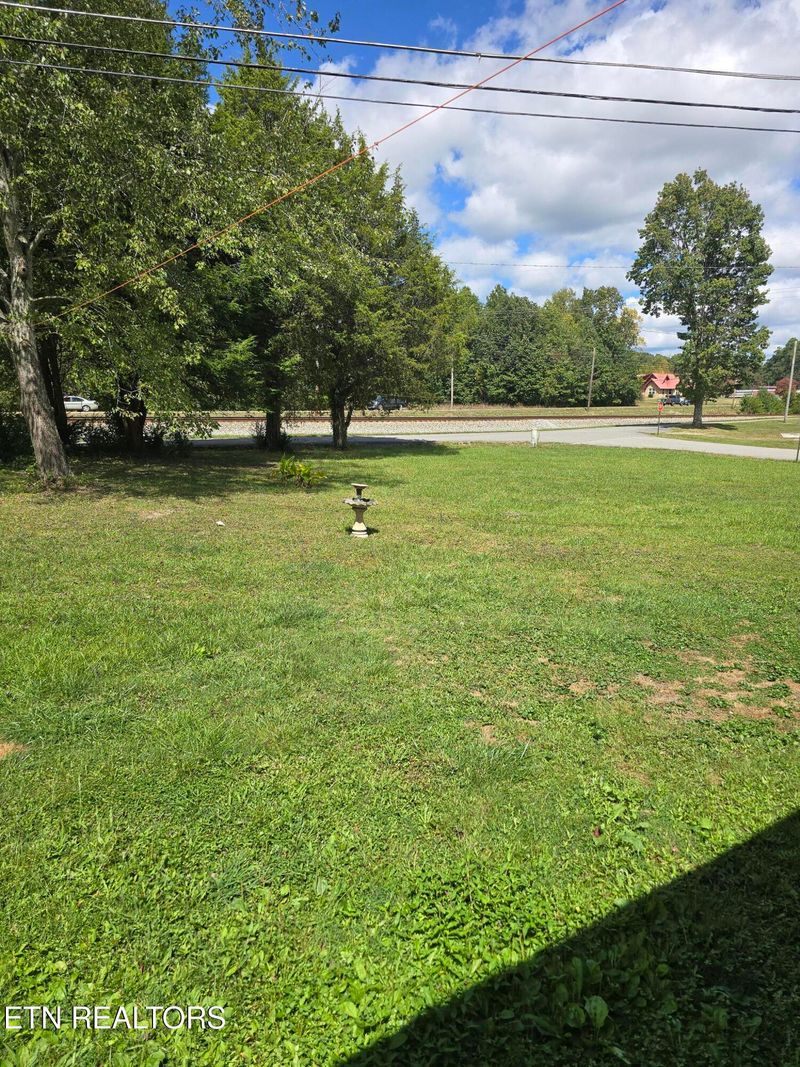 322 Southern Ln, Oneida, TN 37841