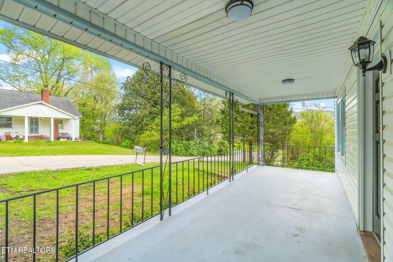 322 Unaka St, Clinton, TN 37716