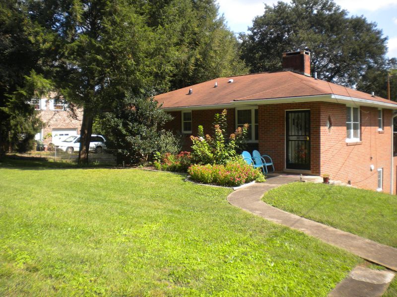 3220 Ellis St, Knoxville, TN 37920
