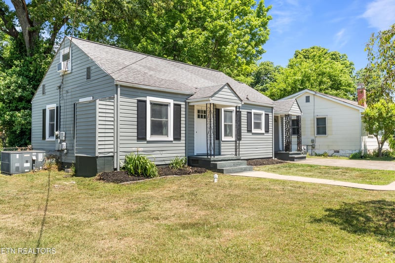 3221 Boright Dr, Knoxville, TN 37917