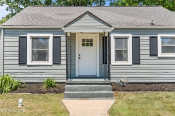3221 Boright Dr, Knoxville, TN 37917