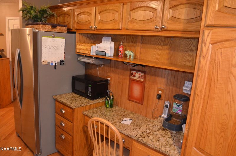 3221 High View Dr, Louisville, TN 37777