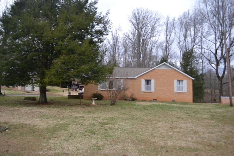 3223 Six Mile Rd, Maryville, TN 37803