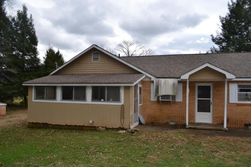 3223 Six Mile Rd, Maryville, TN 37803