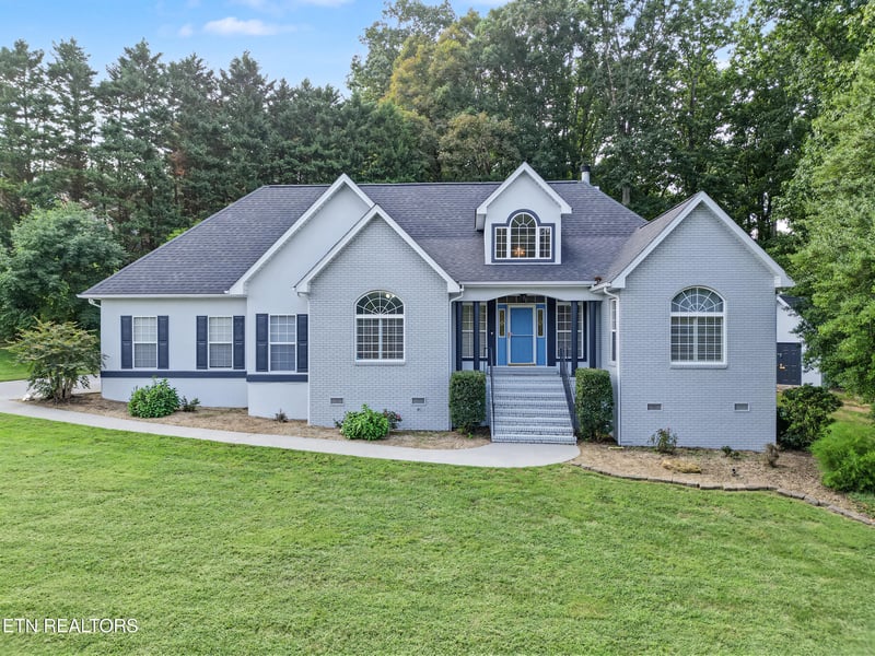 3223 Topside Dr, Kodak, TN 37764