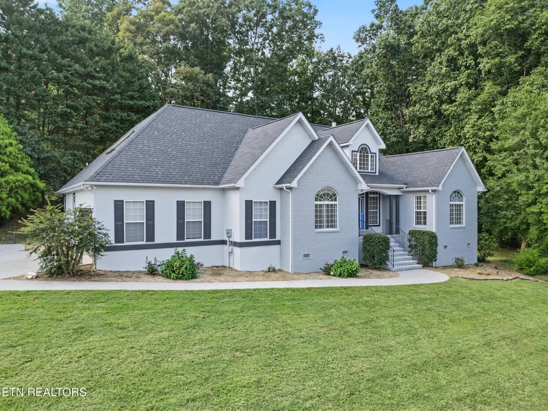 3223 Topside Dr, Kodak, TN 37764