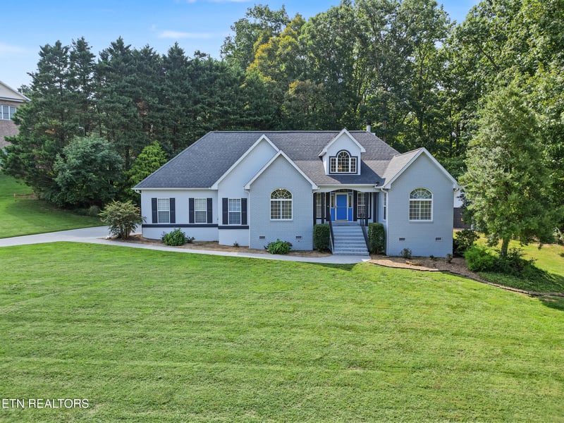 3223 Topside Dr, Kodak, TN 37764