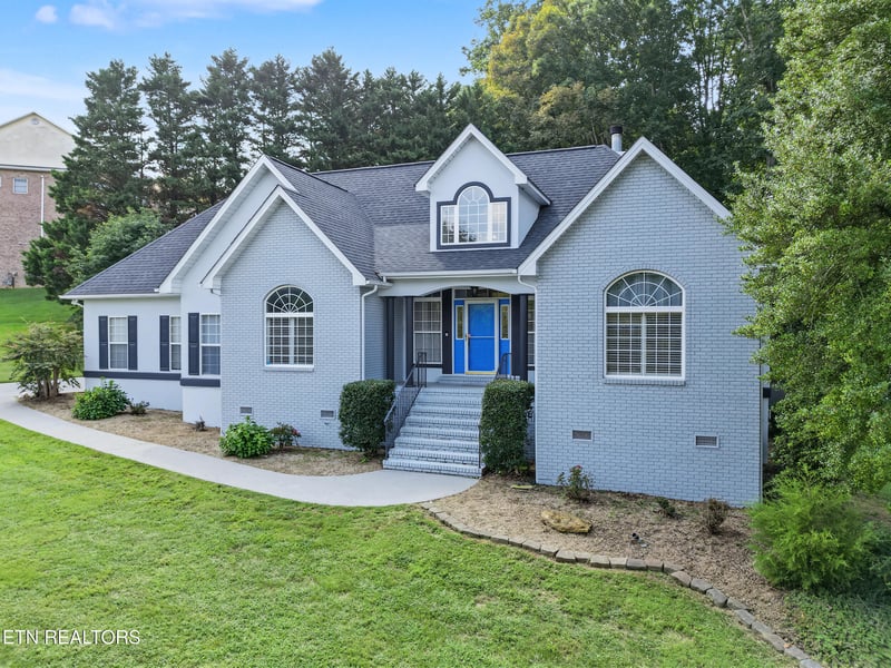 3223 Topside Dr, Kodak, TN 37764