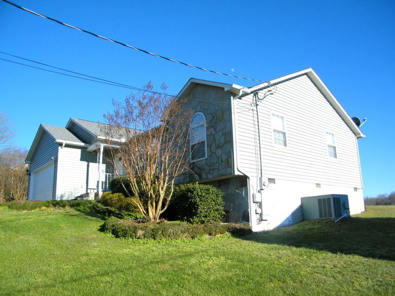 3224 Trevor Dr, Louisville, TN 37777