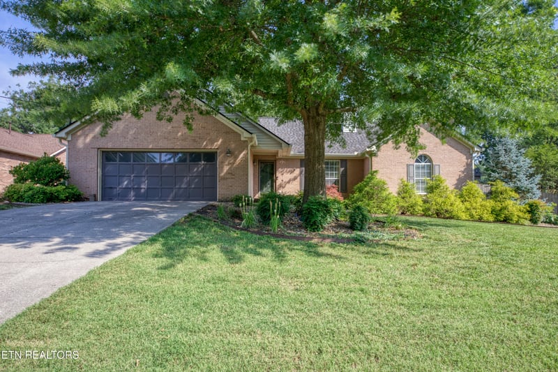 3225 Great Meadows Dr, Knoxville, TN 37920