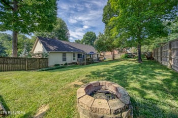 3225 Great Meadows Dr, Knoxville, TN 37920