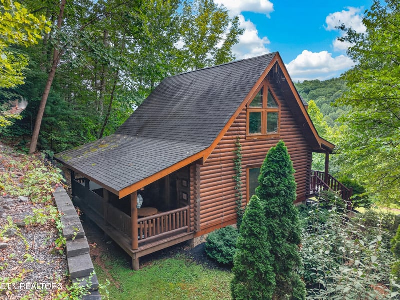 3225 Smoky Ridge Way, Sevierville, TN 37862