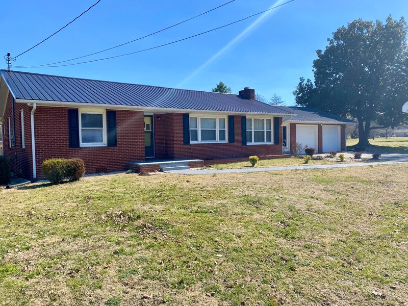 3227 Old Mill St, Pigeon Forge, TN 37863