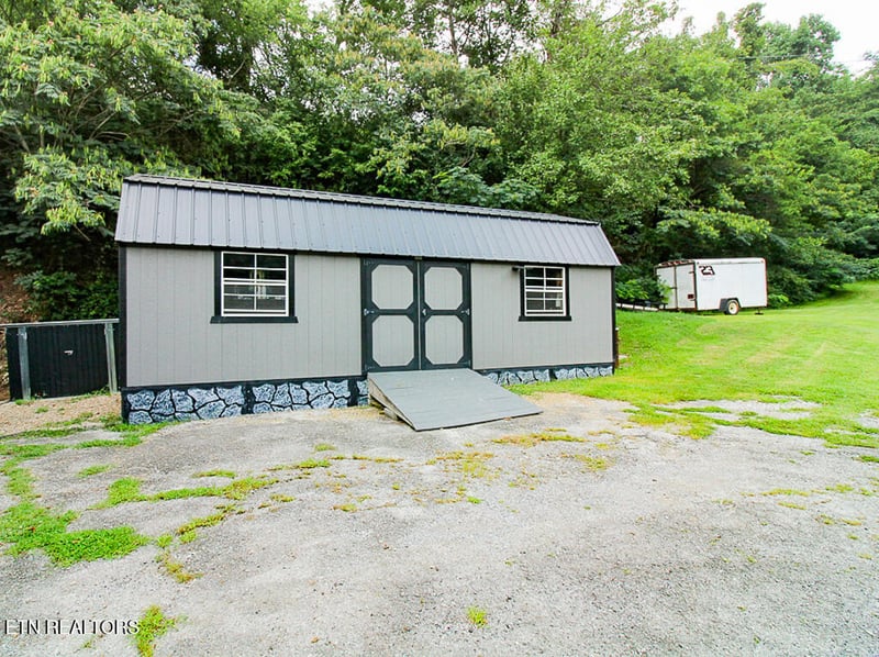 3229 Lost Branch Rd, Sevierville, TN 37862
