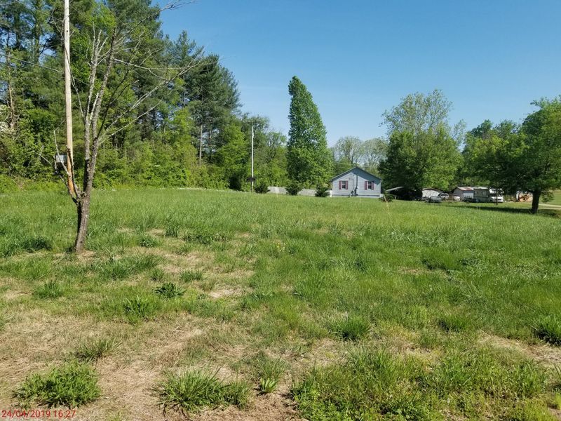 3229 Williams Mill Rd, Maryville, TN 37804