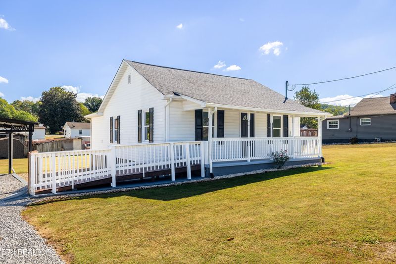 323 Abrams St, Rockford, TN 37853