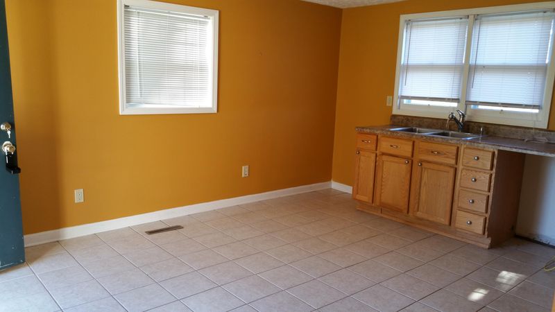 323 Central Ave, Harriman, TN 37748