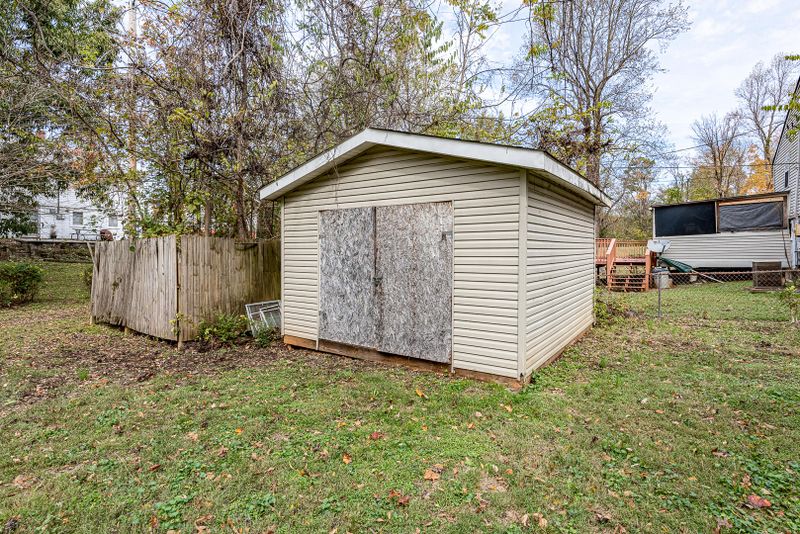 323 E Edison St, Alcoa, TN 37701