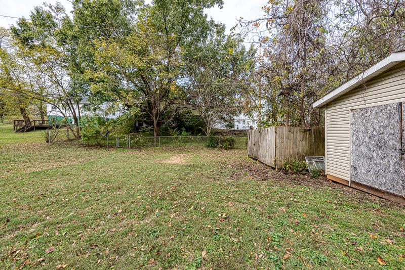 323 E Edison St, Alcoa, TN 37701