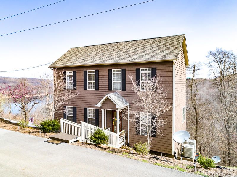 323 Eagle Cove Pkwy, Maynardville, TN 37807