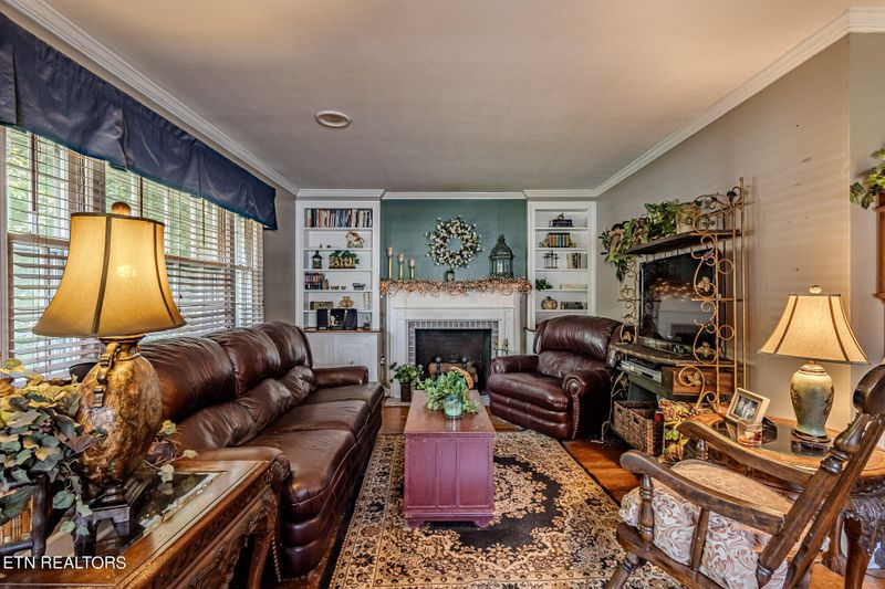 323 Lynn Ave, Athens, TN 37303