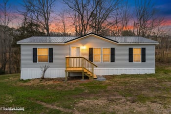 323 Oak Grove Ln, Sharps Chapel, TN 37866