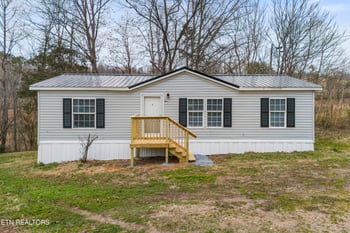 323 Oak Grove Ln, Sharps Chapel, TN 37866