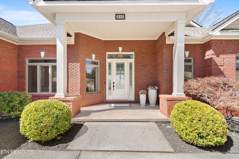323 Okmulgee Cir, Loudon, TN 37774