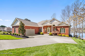 323 Okmulgee Cir, Loudon, TN 37774