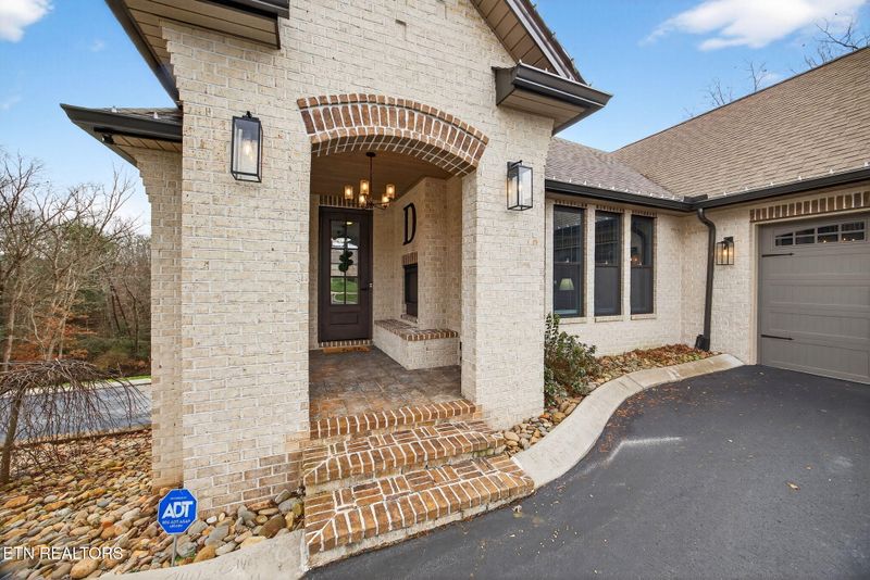 323 Riverview Dr, Crossville, TN 38555