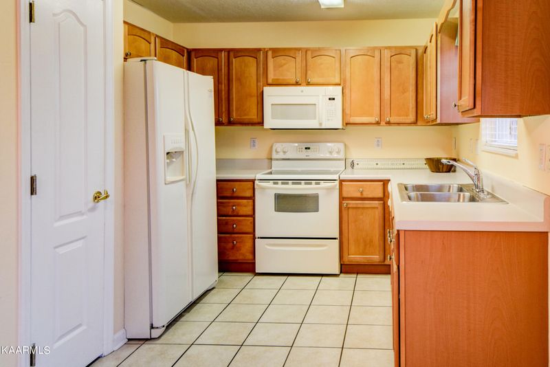 3230 Mountain Spring Way, Knoxville, TN 37917