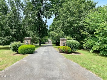3231 Topside Dr, Kodak, TN 37764